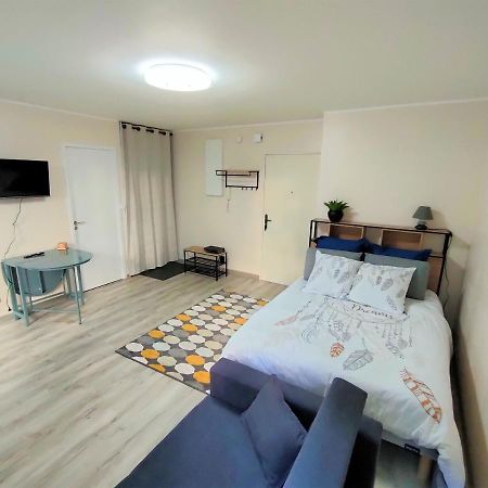 Lovely Flat Nearby Paris Fully Redone With Free Parking On Premises And Balcony Clichy Εξωτερικό φωτογραφία