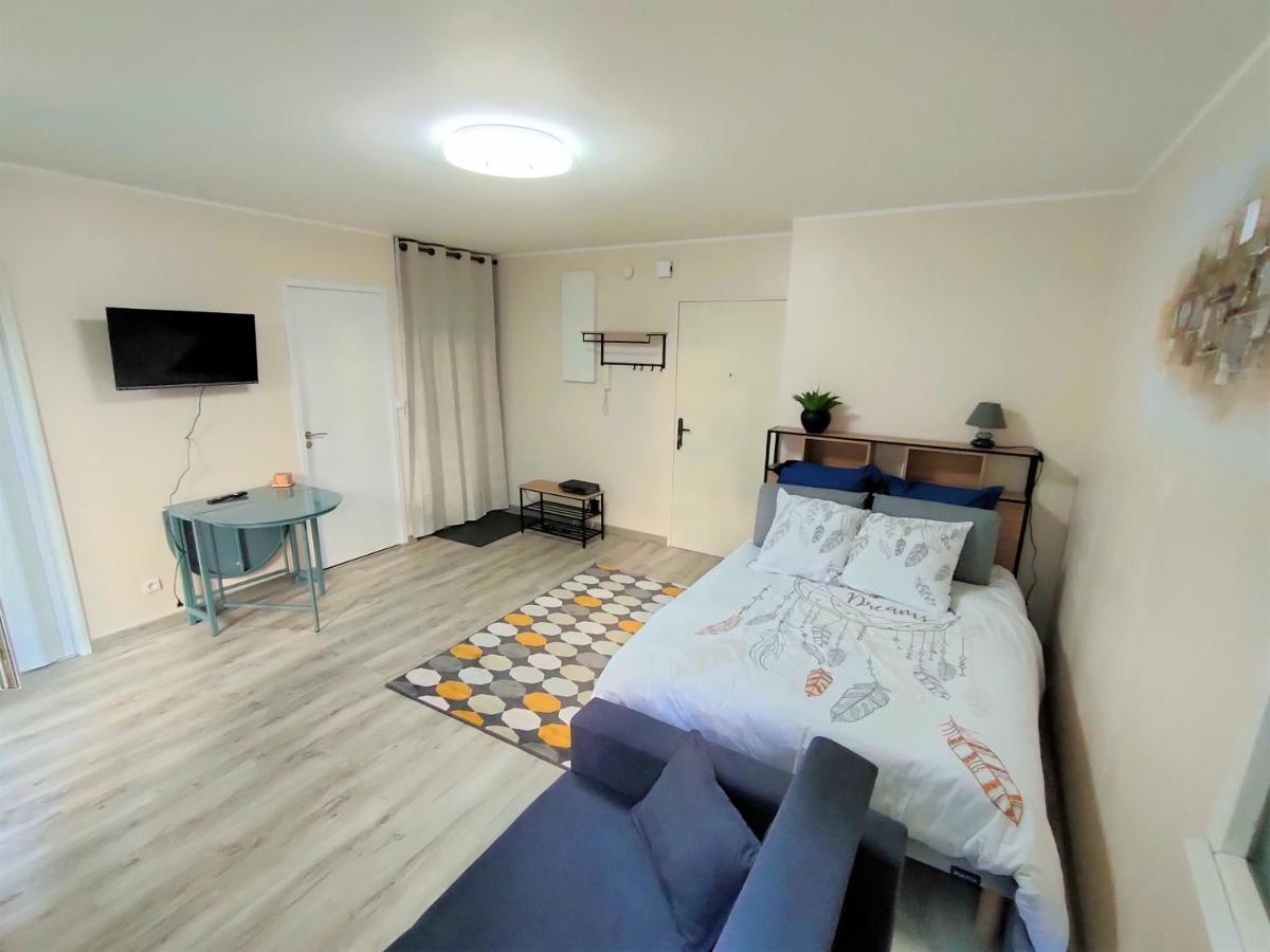 Lovely Flat Nearby Paris Fully Redone With Free Parking On Premises And Balcony Clichy Εξωτερικό φωτογραφία