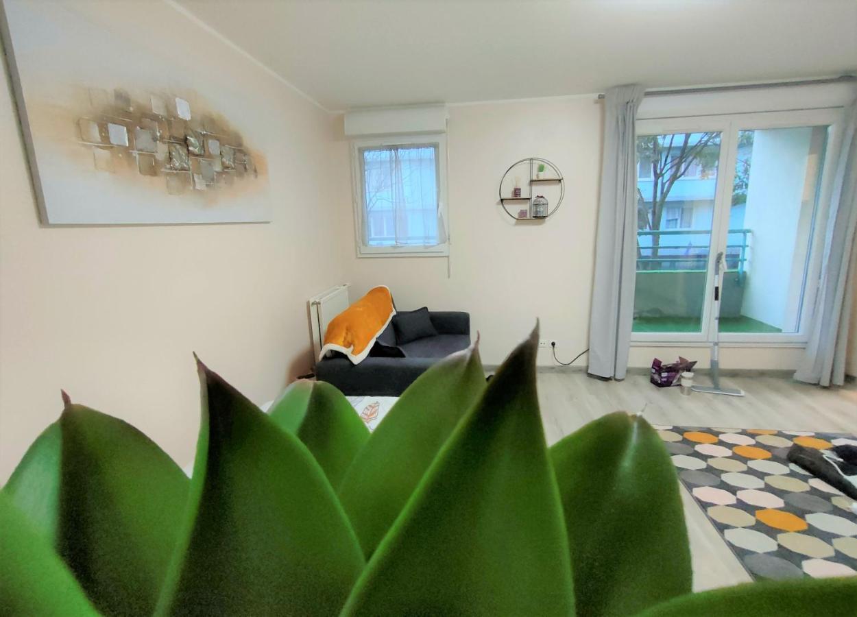 Lovely Flat Nearby Paris Fully Redone With Free Parking On Premises And Balcony Clichy Εξωτερικό φωτογραφία